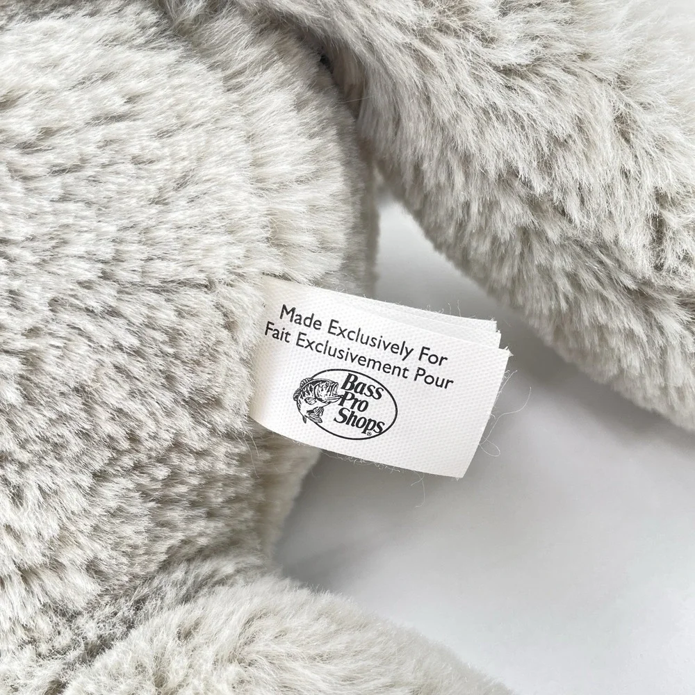 Bass Pro Grey White Timber Wolf Laying Spring 2019 14